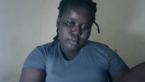 Snapshot of choclate_goddess chatting on November 28, 2025, 7:44 am Paula online show from November 28, 2025, 7:44 am
