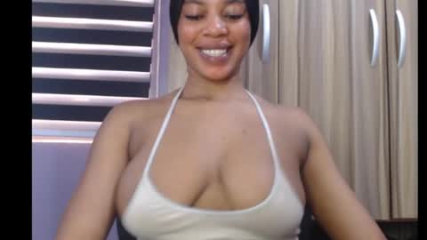 Snapshot of choco_chocox chatting on January 13, 2025, 10:03 am ESTHER online show from January 13, 2025, 10:03 am