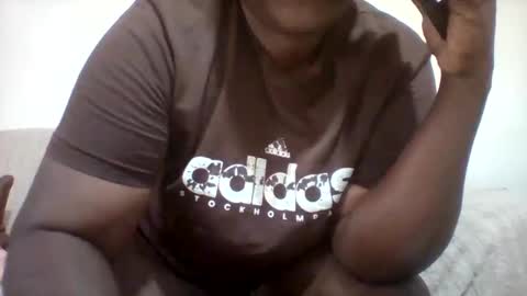 Snapshot of chocobabe002 chatting on October 29, 2025, 12:18 pm chocobabe002 online show from October 29, 2025, 12:18 pm