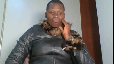 chocolate sabrina24 online show from December 1, 2025, 10:04 pm