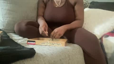 chocolatebaby1121 online show from November 2, 2025, 11:18 pm