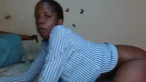 Snapshot of chocolatebony_ chatting on May 27, 2026, 6:32 am chocolatebony_ online show from May 27, 2026, 6:32 am
