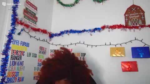Snapshot of chocolatebunnyxx69 chatting on December 9, 2024, 6:01 am Melina online show from December 9, 2024, 6:01 am