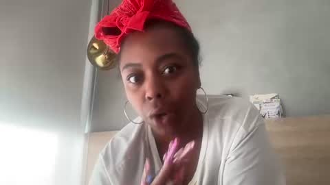 ChocolateCakeQueen online show from June 15, 2026, 1:57 pm
