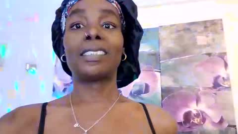Snapshot of chocolatedrop_ chatting on November 17, 2025, 9:42 pm chocolatedrop_ online show from November 17, 2025, 9:42 pm