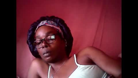 Snapshot of chocolatedrop_ chatting on February 8, 2026, 2:31 pm chocolatedrop_ online show from February 8, 2026, 2:31 pm