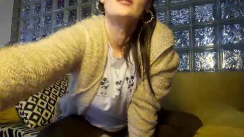 Snapshot of chocomon chatting on November 11, 2025, 1:55 pm Happy flower online show from November 11, 2025, 1:55 pm