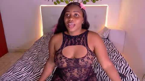 Snapshot of chocoo_dessert chatting on November 13, 2025, 3:49 am online show from November 13, 2025, 3:49 am