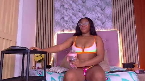 Snapshot of chocoo_dessert chatting on May 6, 2026, 4:41 am online show from May 6, 2026, 4:41 am