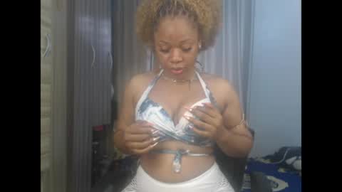 Snapshot of chocox_petitqueen chatting on June 3, 2026, 6:38 am ethereal online show from June 3, 2026, 6:38 am