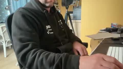 Snapshot of chris13abcd chatting on March 25, 2026, 2:12 pm chris13abcd online show from March 25, 2026, 2:12 pm