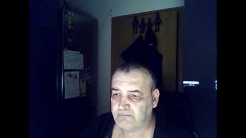 Snapshot of chris250268 chatting on January 1, 2025, 6:05 am Chris online show from January 1, 2025, 6:05 am
