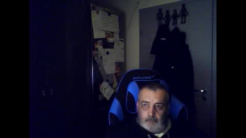 Snapshot of chris250268 chatting on December 14, 2025, 7:58 am Chris online show from December 14, 2025, 7:58 am