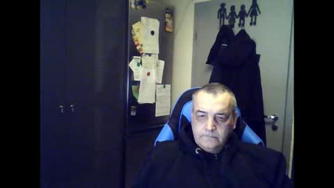 Snapshot of chris250268 chatting on March 15, 2026, 3:45 am Chris online show from March 15, 2026, 3:45 am