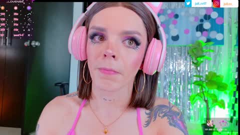 Snapshot of chris_parker01 chatting on January 21, 2025, 3:10 pm juli Instagram july rv17 - Twitter juli rv17 online show from January 21, 2025, 3:10 pm