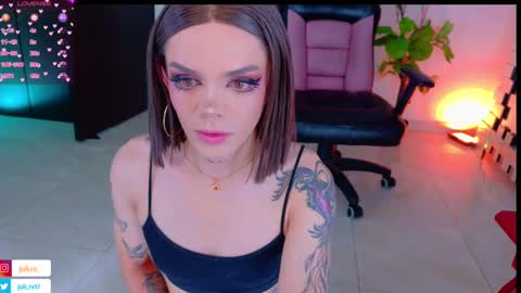 Snapshot of chris_parker01 chatting on February 26, 2025, 12:47 pm juli Instagram july rv17 - Twitter juli rv17 online show from February 26, 2025, 12:47 pm