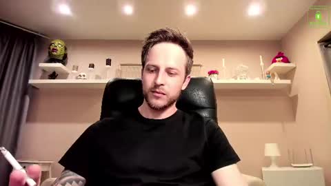Snapshot of chriscarrey chatting on June 10, 2026, 11:35 pm Chris online show from June 10, 2026, 11:35 pm