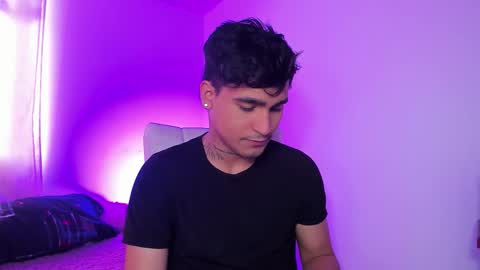 Christian Wang online show from December 22, 2025, 8:17 pm