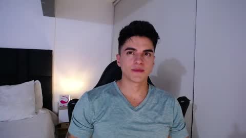 Snapshot of christianvalenzia chatting on February 4, 2025, 11:59 pm Christian online show from February 4, 2025, 11:59 pm