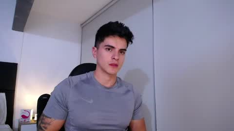 Snapshot of christianvalenzia chatting on February 14, 2025, 12:09 am Christian online show from February 14, 2025, 12:09 am