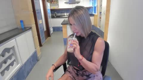 Snapshot of christiekroes chatting on February 18, 2025, 10:03 pm Christiekroes online show from February 18, 2025, 10:03 pm