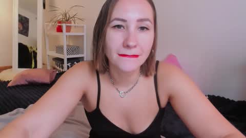 Snapshot of christina_rosse chatting on October 19, 2025, 8:48 am christina rosse online show from October 19, 2025, 8:48 am