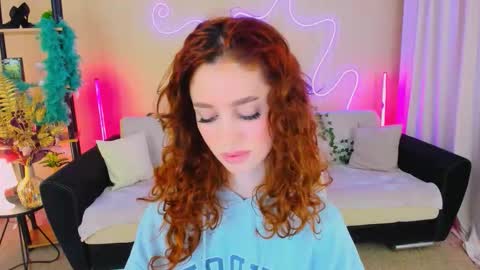 Snapshot of christinaconteeree chatting on November 18, 2025, 4:33 pm christinaconteeree online show from November 18, 2025, 4:33 pm