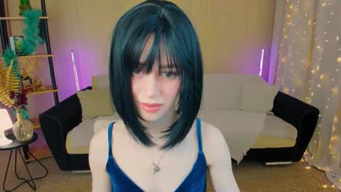 christinaconteeree online show from January 15, 2026, 5:27 pm