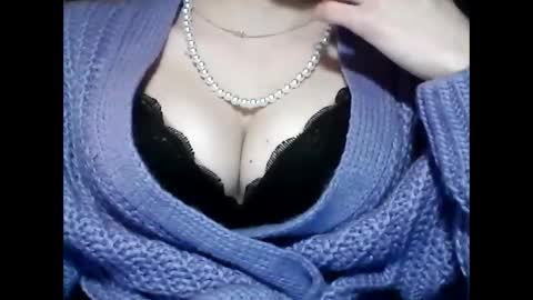 Snapshot of christine40211 chatting on January 2, 2025, 8:24 pm christine40211 online show from January 2, 2025, 8:24 pm