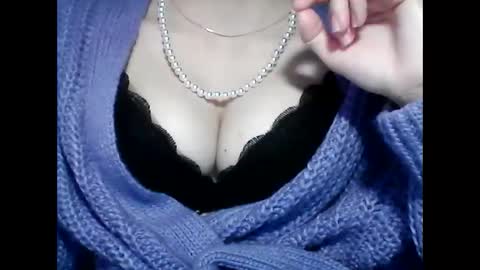 Snapshot of christine40211 chatting on January 3, 2025, 12:52 pm christine40211 online show from January 3, 2025, 12:52 pm