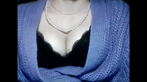 Snapshot of christine40211 chatting on January 3, 2025, 3:55 pm christine40211 online show from January 3, 2025, 3:55 pm