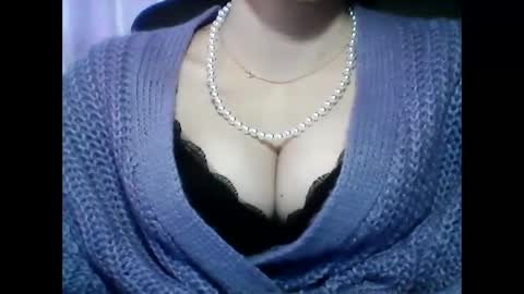 Snapshot of christine40211 chatting on January 6, 2025, 1:41 pm christine40211 online show from January 6, 2025, 1:41 pm