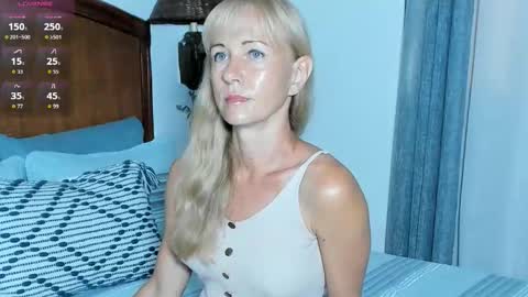 Snapshot of christine_35 chatting on October 25, 2025, 12:13 pm Christine - online show from October 25, 2025, 12:13 pm