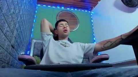 Christoper Giraldo online show from March 13, 2026, 3:18 pm