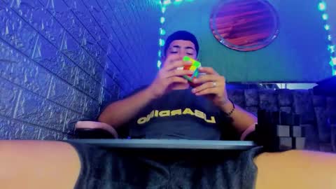 Christoper Giraldo online show from March 17, 2026, 12:52 pm