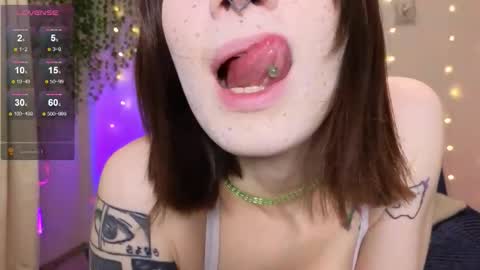 Snapshot of christy_memeow chatting on October 14, 2025, 3:13 pm christy memeow online show from October 14, 2025, 3:13 pm