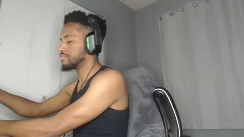 ChrisVacherx online show from December 22, 2024, 2:27 pm