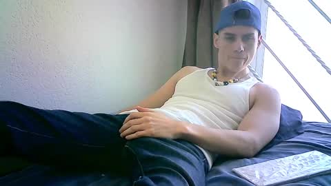 Snapshot of chrixtopherobin chatting on December 11, 2024, 8:28 pm Chrixtopherobin online show from December 11, 2024, 8:28 pm