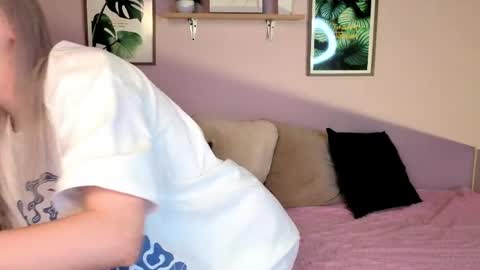 EvaBlonde TayaBrunette EliieBlack hair online show from May 2, 2026, 2:22 pm