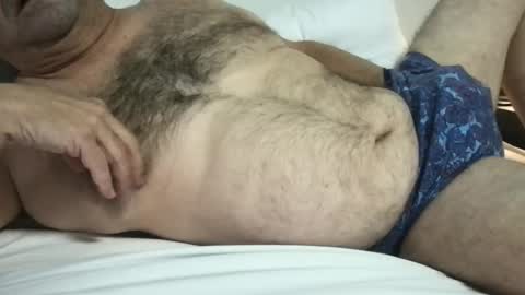 Snapshot of chubbeebear chatting on December 15, 2025, 6:12 pm lOOking4me online show from December 15, 2025, 6:12 pm