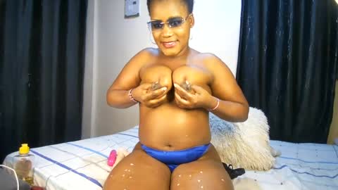 Snapshot of chubby_flora chatting on July 22, 2026, 7:27 pm Flora online show from July 22, 2026, 7:27 pm