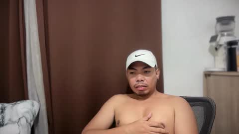 chubbybear_08 online show from March 4, 2026, 5:08 pm