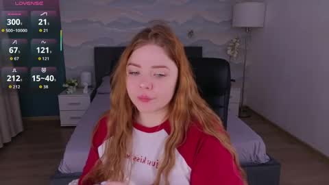 Kelly online show from April 26, 2026, 9:45 pm