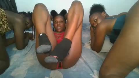 Snapshot of chyna_baibe chatting on November 14, 2025, 2:21 am chyna_baibe online show from November 14, 2025, 2:21 am