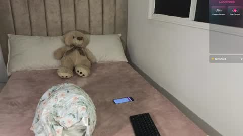 Snapshot of cielo_18d chatting on August 2, 2026, 4:55 am Mia online show from August 2, 2026, 4:55 am