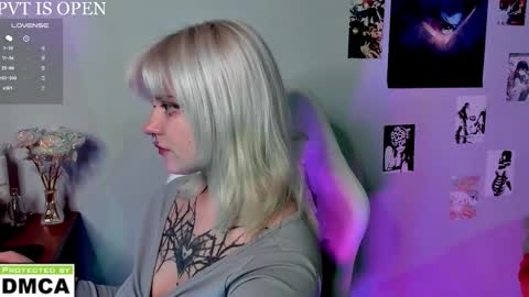 Helen and Teya online show from February 2, 2026, 4:44 am