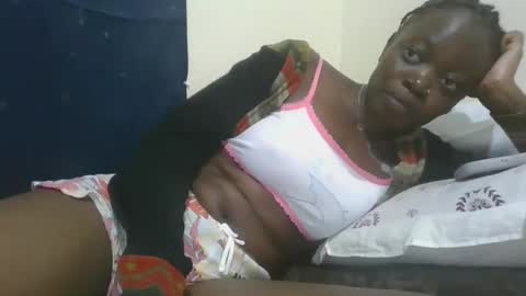 Snapshot of cilia_petite chatting on February 12, 2025, 12:33 pm cilia petite online show from February 12, 2025, 12:33 pm