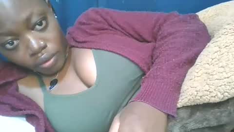 Snapshot of cilia_petite chatting on October 13, 2025, 1:11 pm cilia petite online show from October 13, 2025, 1:11 pm