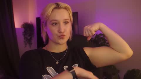 Cin Bellamy online show from October 7, 2025, 6:10 am