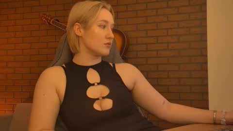 Cin Bellamy online show from February 15, 2026, 7:51 am